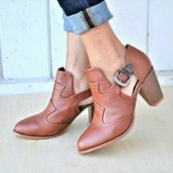 mata Shoes - Women's Cut Out Ankle Strap High Heel Booties